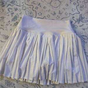 Elegant White Pleated Skirt alo